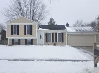 805 Tanglewood Dr, Algonquin, IL