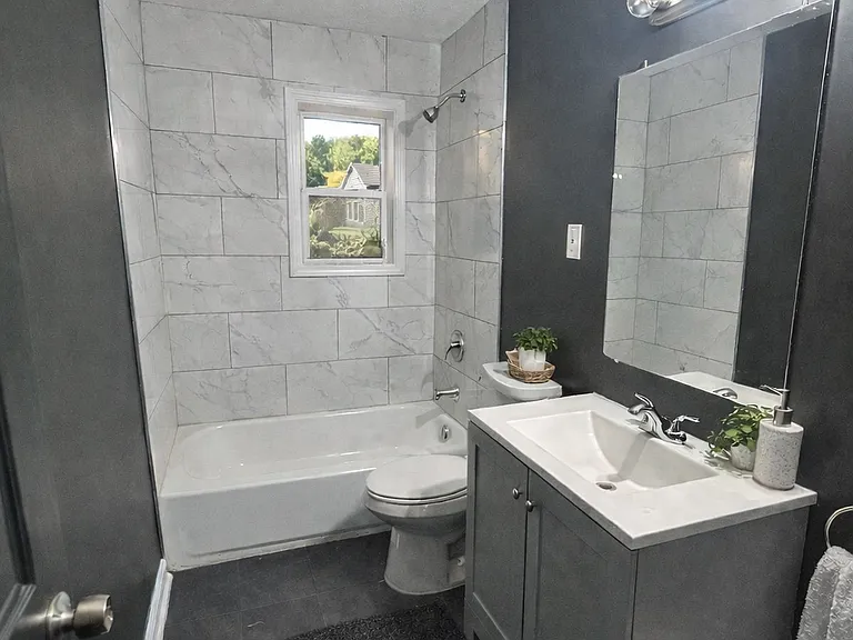 1578 N Trezevant St — Photo 7