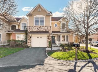 12 Hedge Row Rd, Princeton, NJ 08540