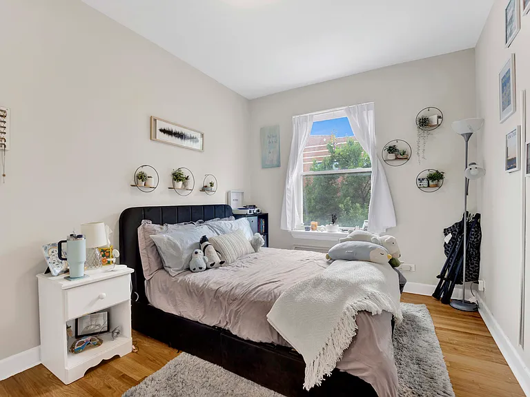 2456 N Hamlin Ave #3 — Photo 9