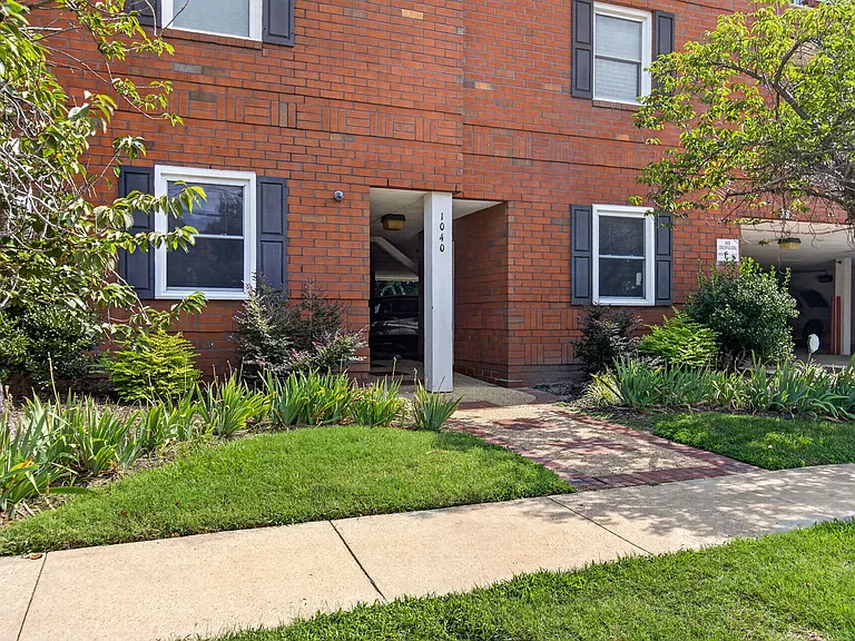 1040 Spotswood Ave — Photo 2