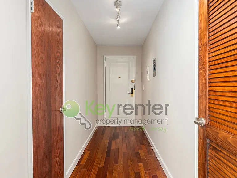 95 Orient Way #5E — Photo 10