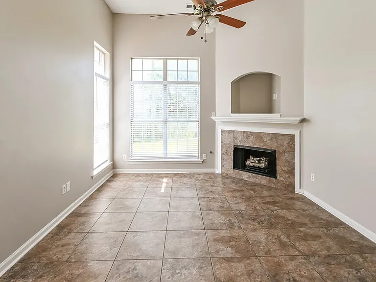 4815 Half Moon Cv — Photo 4