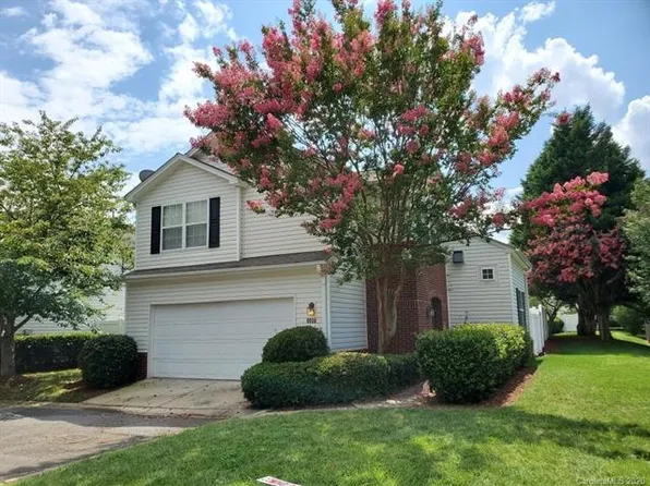 8950 Meadowmont View Dr, Charlotte, NC 28269
