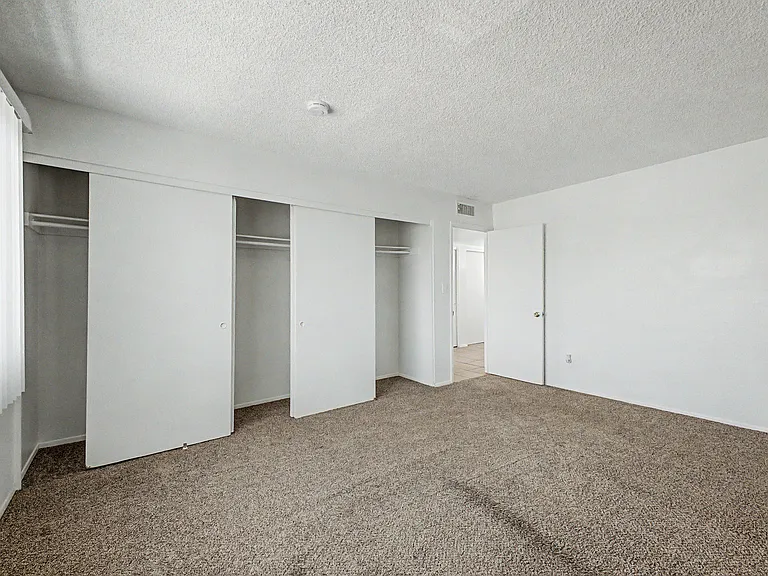 5905 N 48th Ave — Photo 19