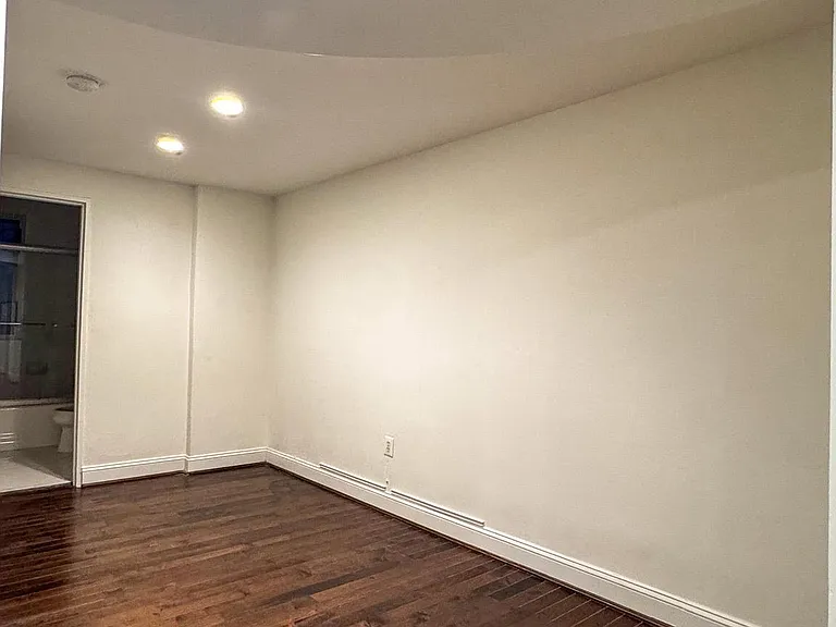 1727 Massachusetts Ave NW #819 — Photo 21