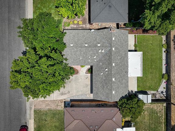 2nd image of 416 Linda Ave