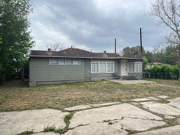 5th image of 2439 W Woodlawn Ave