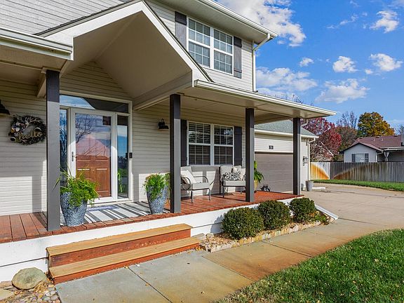 5th image of 716 Valley Park Dr