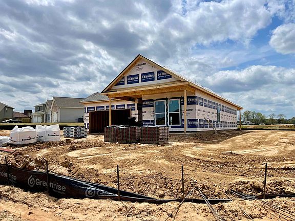 5th image of 35 Robinwood Ln