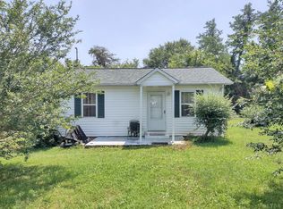 32 Northside Ave, Pamplin, VA 23958
