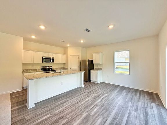 4th image of 199 Bedstone Way
