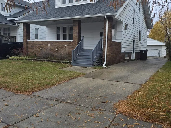 8071 Harding Ave, Center Line, MI 48015