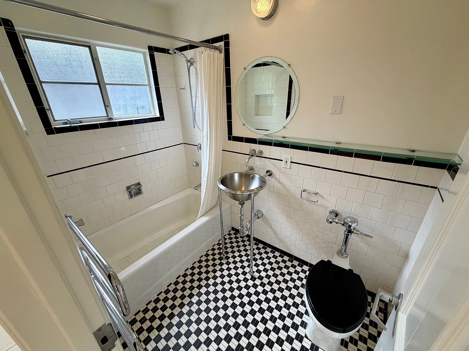 4321 Finley Avenue (680) - 4321 — Photo 2