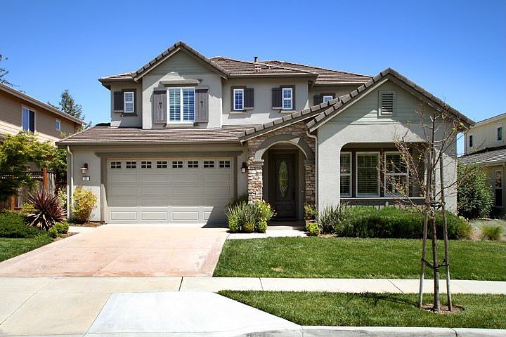 1st image of 20 Deerfield Dr