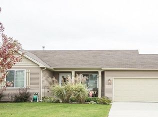 843 Green Meadows Dr, Middleville, MI 49333