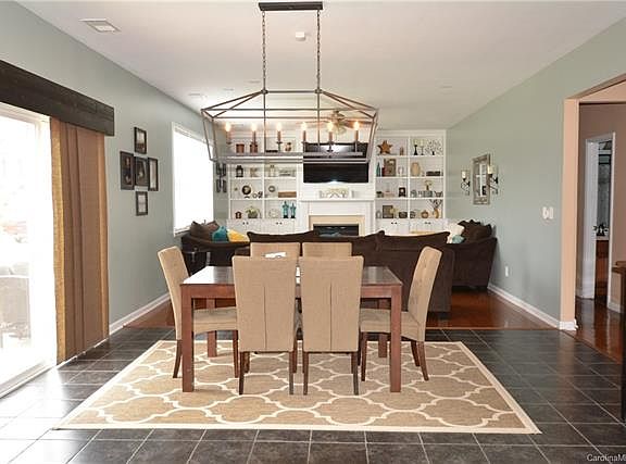 5th image of 692 Hicklin Dr