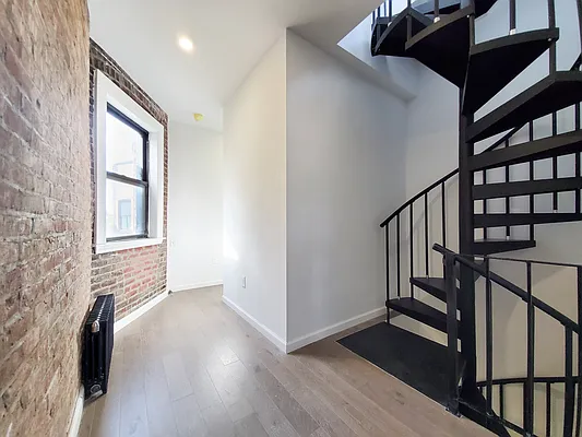 Rented by Brighton Management | media 17