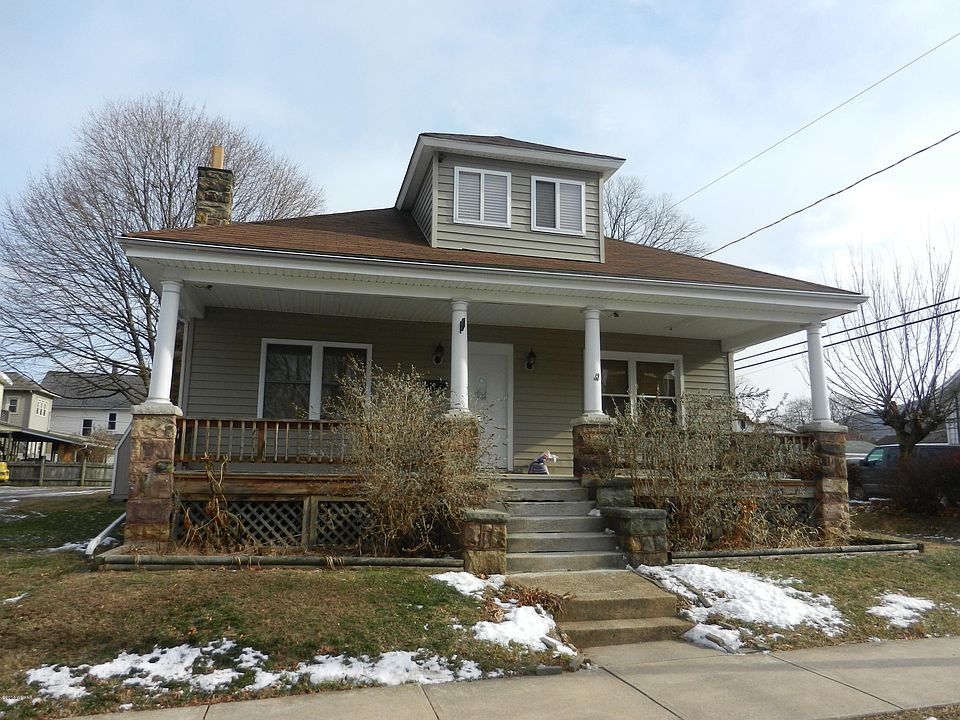 1st image of 315 Lowe St S