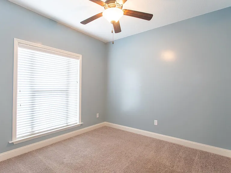 3930 Glen Laurel Dr S — Photo 22