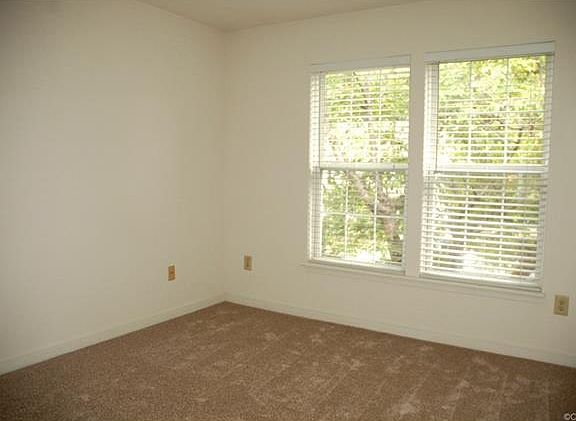 3rd image of 2940 Queensland Dr #2940