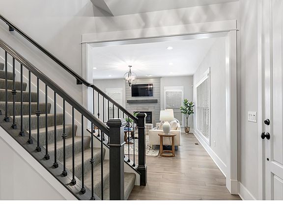 2nd image of 9376 Parkside Dr