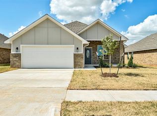 1233 E Stetson Ln, Mustang, OK 73064