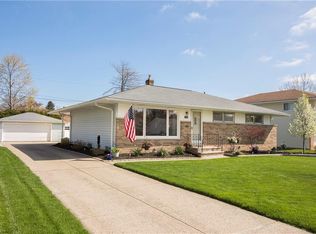 21840 Overlook Dr, Fairview Park, OH