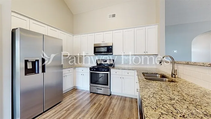 8401 Somerton Cir — Photo 10
