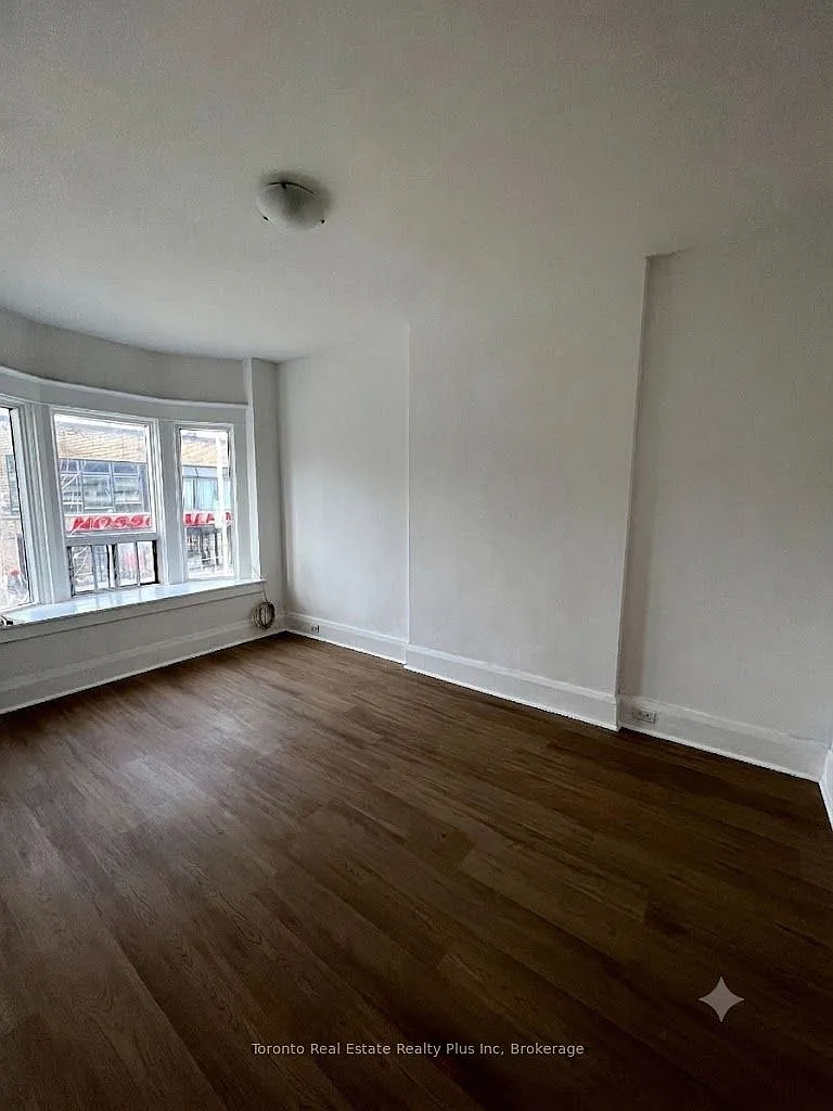 3 bed, $2,900 — Photo 1