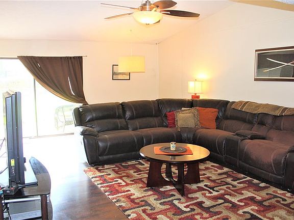 3rd image of 3210 Heathercrest Dr