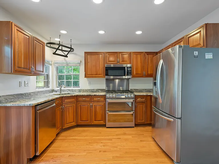 340 Foxridge Dr SW — Photo 12