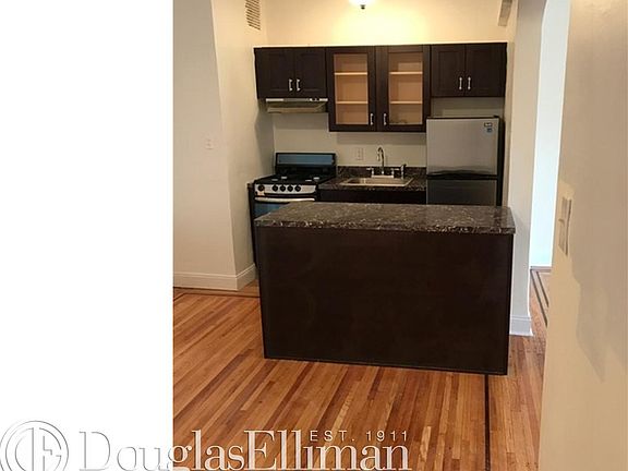 2nd image of 125 Hawthorne St APT 4C