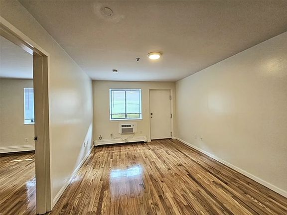 4th image of 7546 113th St APT 1B
