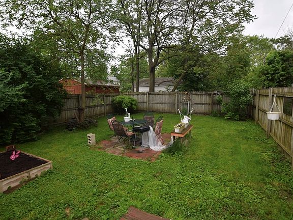 2nd image of 474 Davids St