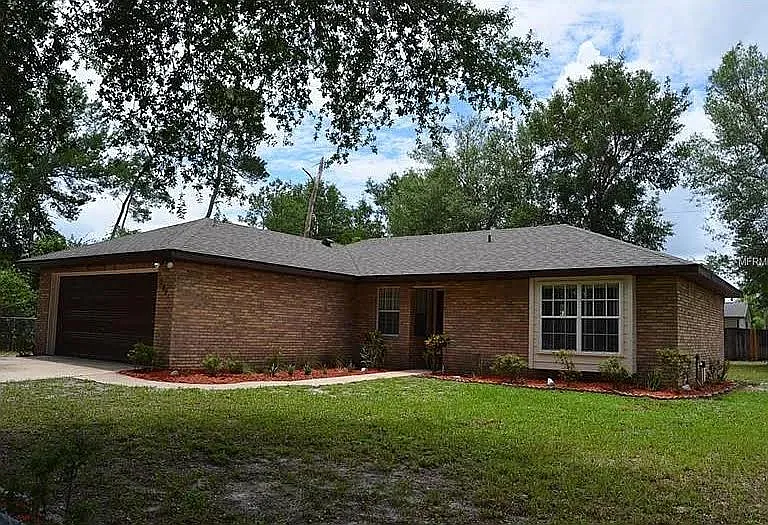 2871 Beckwith St — Photo 3