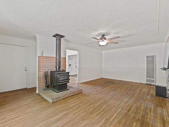 3rd image of 2448 S Lewis Ln
