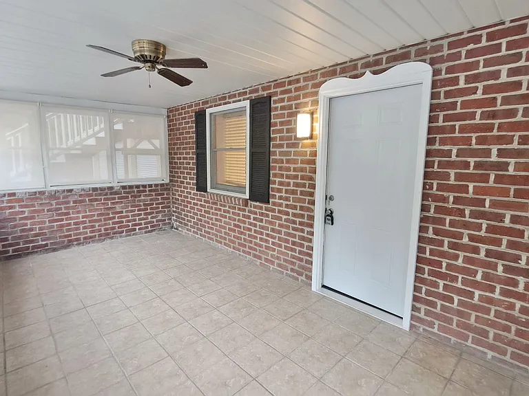 1495 Fairfield Rd — Photo 5