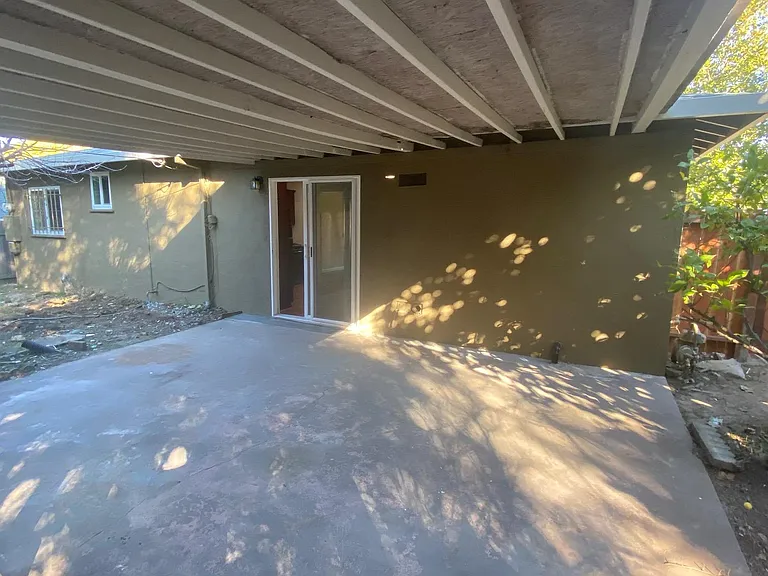 979 Portola Ave — Photo 20
