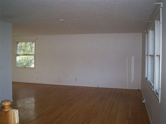 4th image of 154 Blackwell Ln