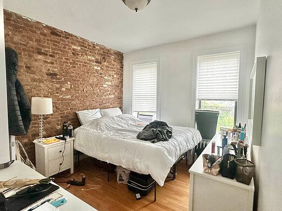 3rd image of 222 Thompson St APT 26