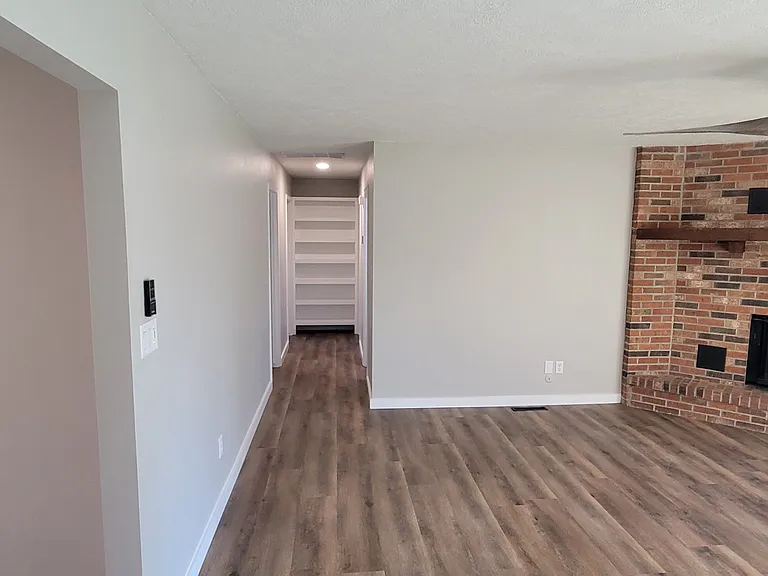 2804 E Linwood St — Photo 8