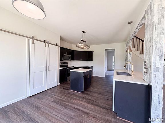 2nd image of 120 Fox Hill Ct
