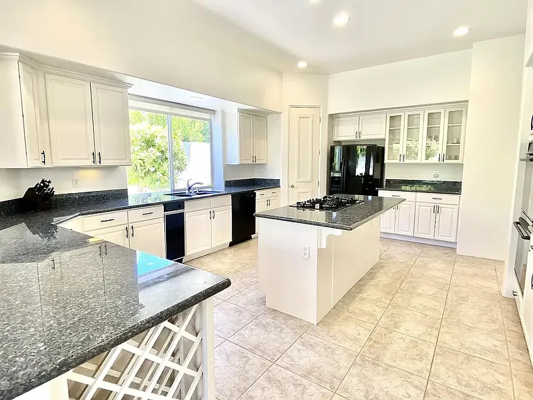 5 Victoria Falls Dr — Photo 14