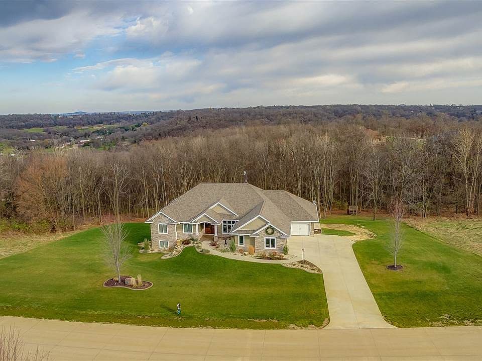 1st image of 7924 Silver Oaks Dr