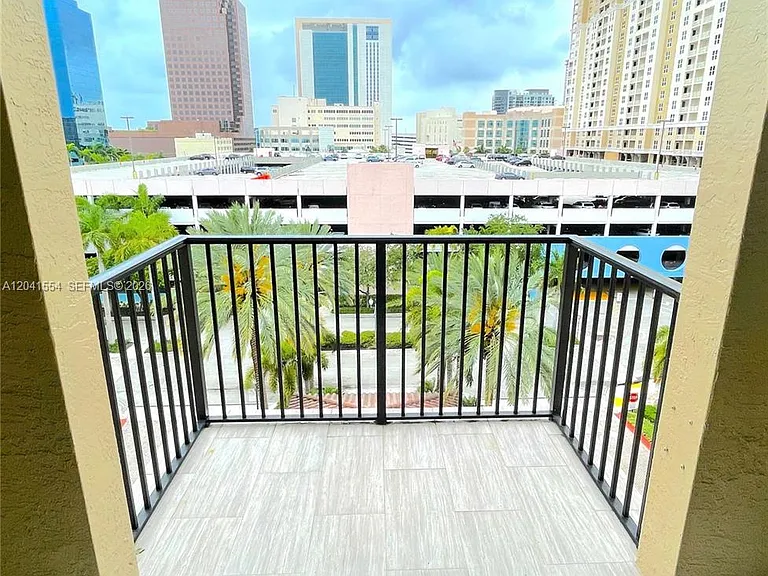 520 SE 5th Ave #3604 — Photo 4