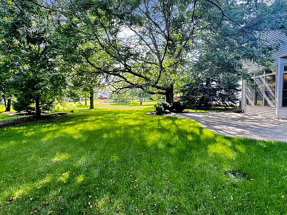 3rd image of 4824 Clearwater Ln