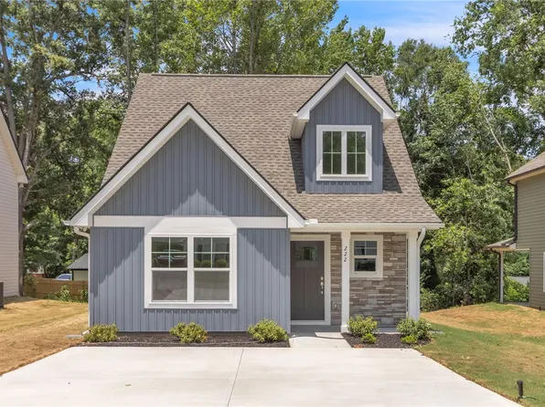 222 Saluda St, Belton, SC 29627