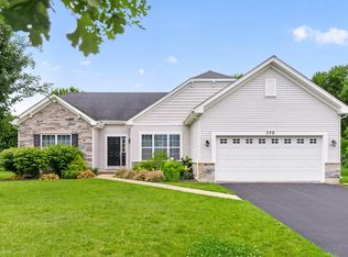 336 E Cloverlane Dr, Sycamore, IL 60178