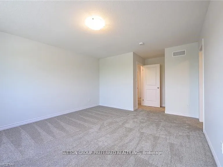 375 Kennington Way — Photo 17